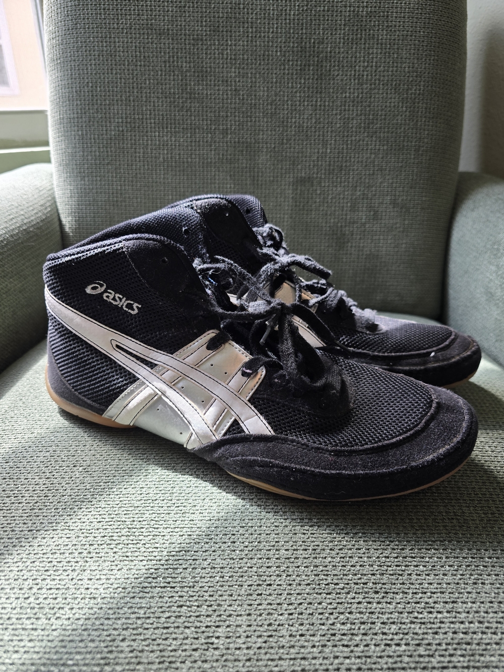 ASICS Men’s Wrestling Shoes /Hightop Black/White Size 12